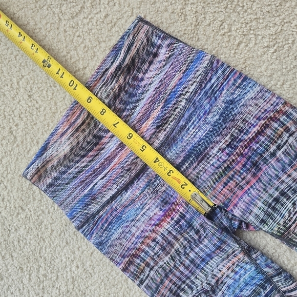 EUC LULULEMON WUNDER Train High-Rise Tight DIGITAL OASIS WHITE MULTI 23” Size 4 - Picture 8 of 16